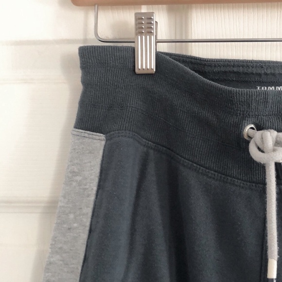 Tommy Hilfiger sweatpants - Picture 2 of 7